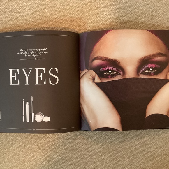 $5 BUCKS - Picture 13 of 14